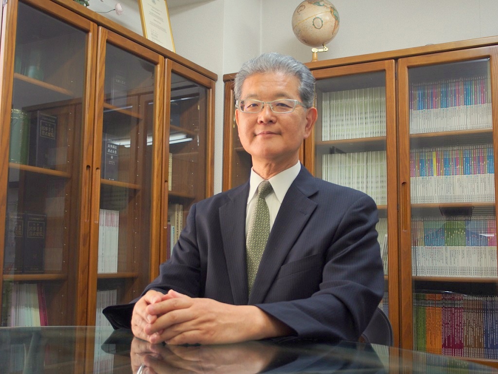 弁護士　萱沼　昇